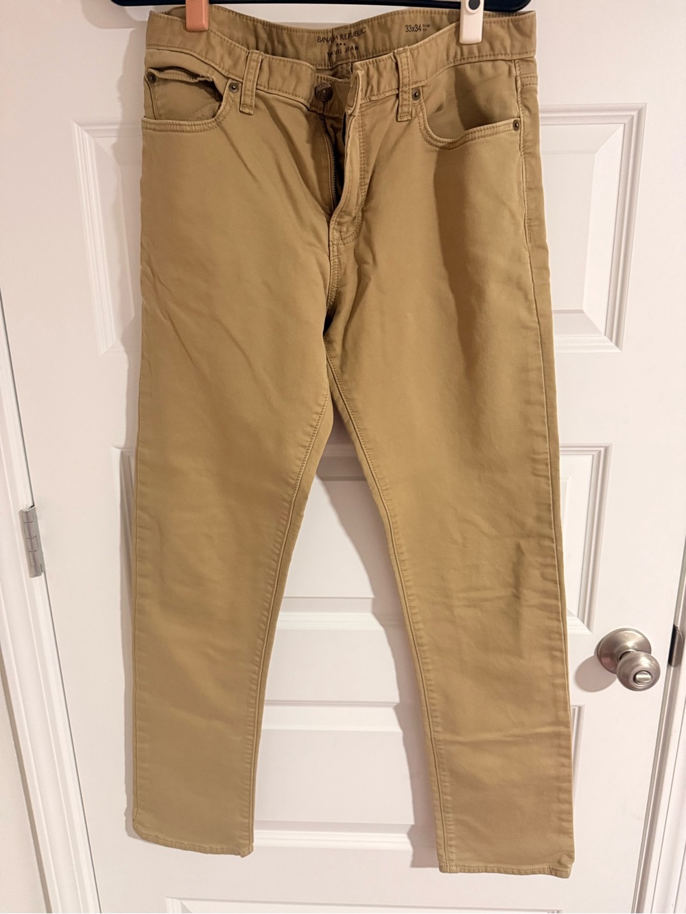 Banana Republic Men's Chino Pants in Khaki Tan